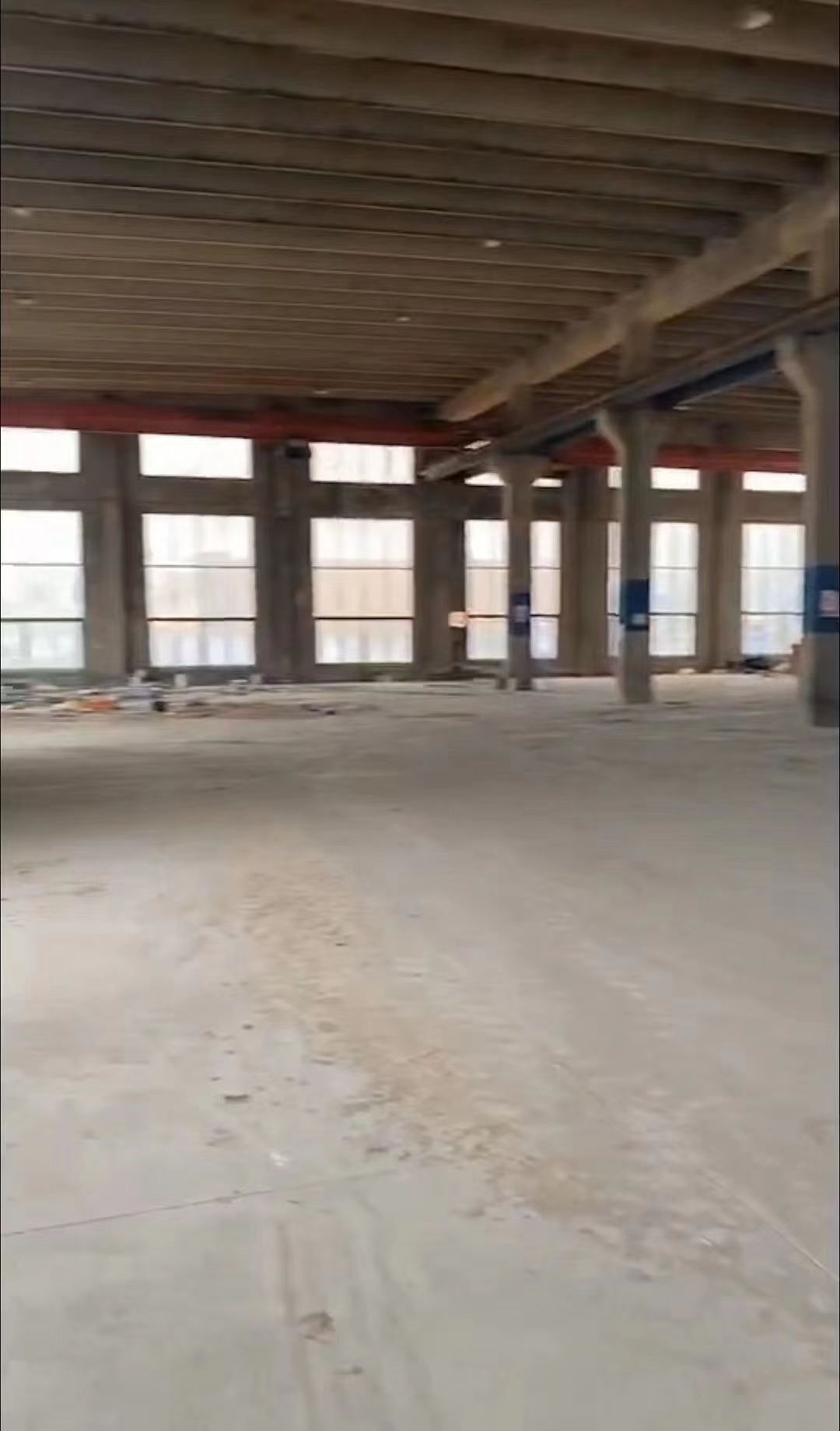 出租义乌东工业用地厂房1200平左右，有航吊