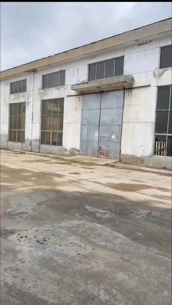 出租义乌东工业用地厂房1200平左右，有航吊