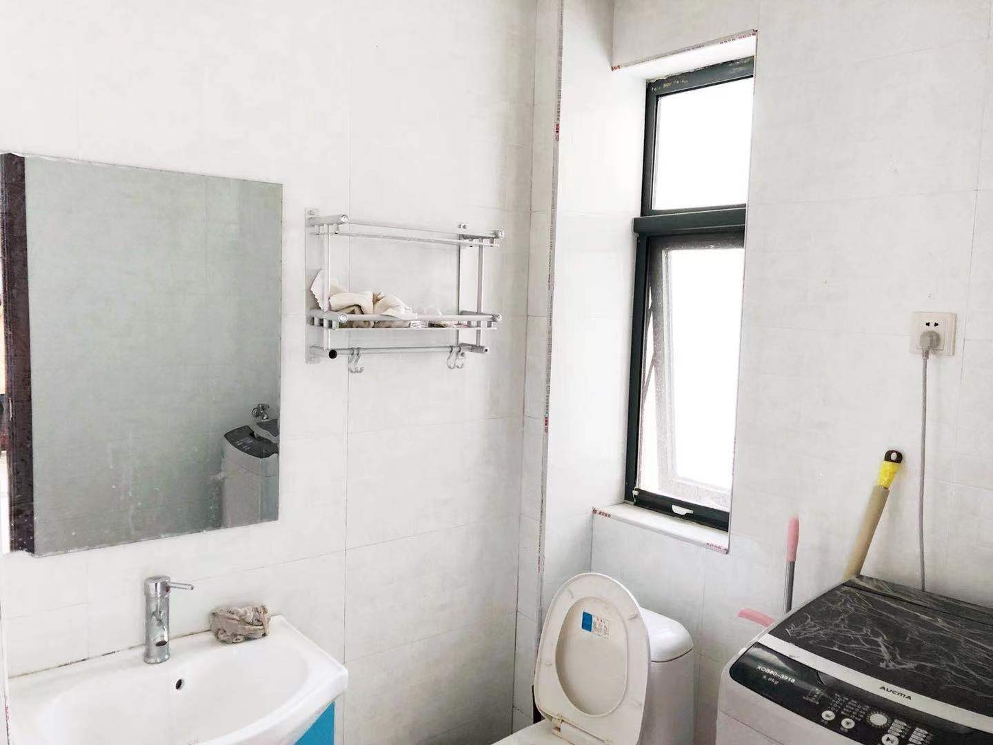 河景东城住人的顶楼出租