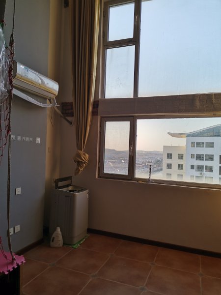 長江匯泉商廈精裝修公寓出租，家具家電齊全