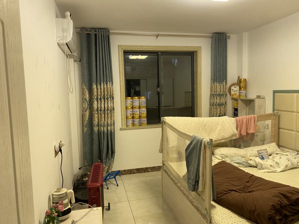 海泰庄园一期电梯小高层6楼出售