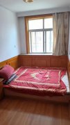 出租燕南街住人一楼，118.11平3室，家具家电齐全，月租9