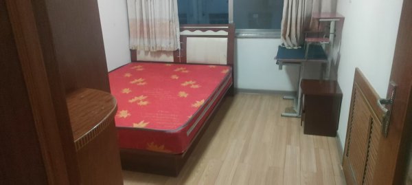 文登包子附近三楼三室家电齐全750