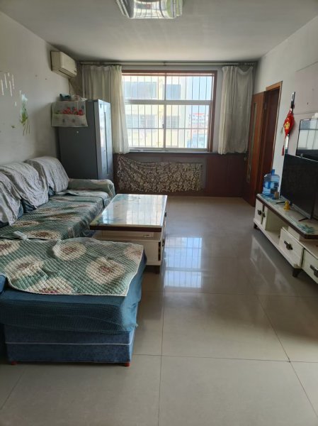 興隆街多層住人3樓120平4室可拎包入住1100/月年租起