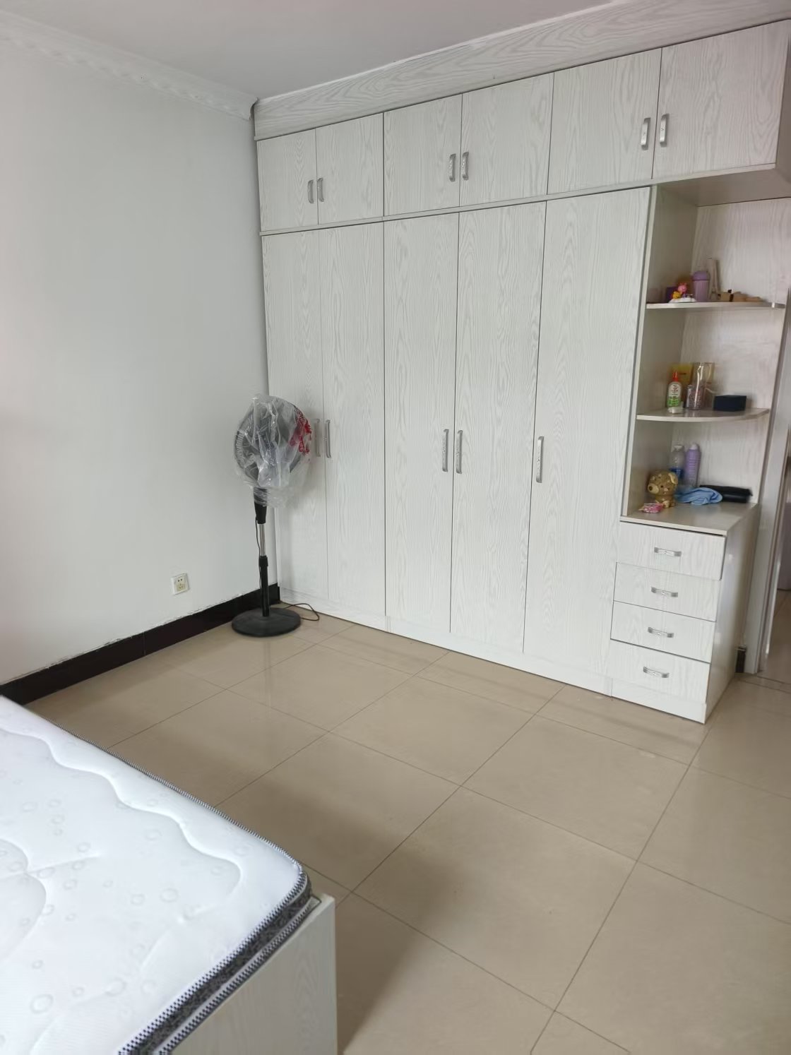 @@@13.8萬，手付1萬，城西如意街尖頂精裝3室